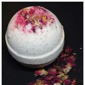 Set of 2 Raspberry orange tea bath bombs
